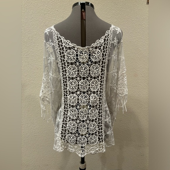 Women’s Mudd Lace top - Large. - Picture 2 of 5